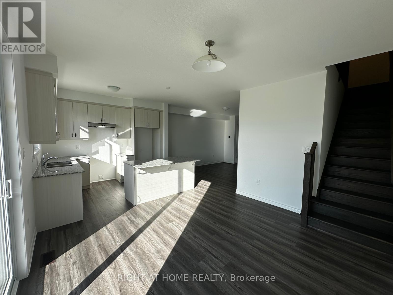 349 Millstone Street, Kitchener, Ontario  N2R 0V4 - Photo 24 - X12439021