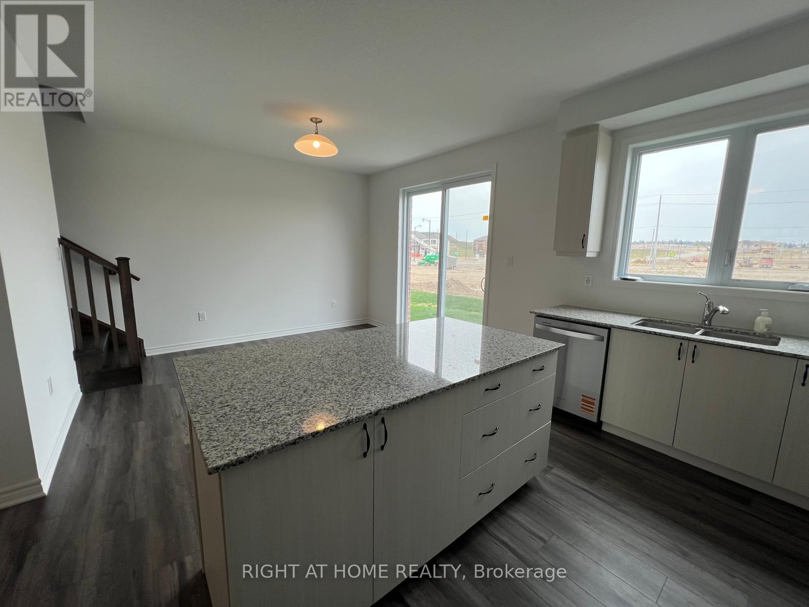 349 Millstone Street, Kitchener, Ontario  N2R 0V4 - Photo 30 - X12439021