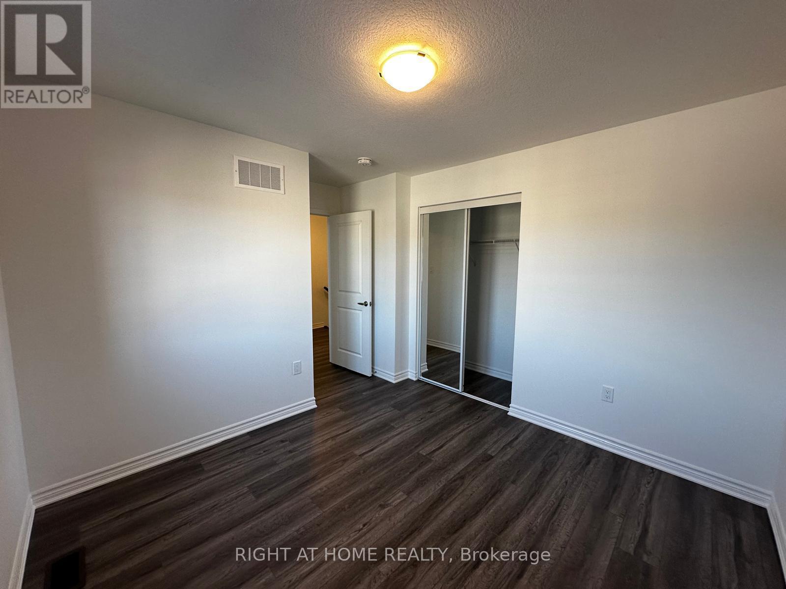 349 Millstone Street, Kitchener, Ontario  N2R 0V4 - Photo 8 - X12439021