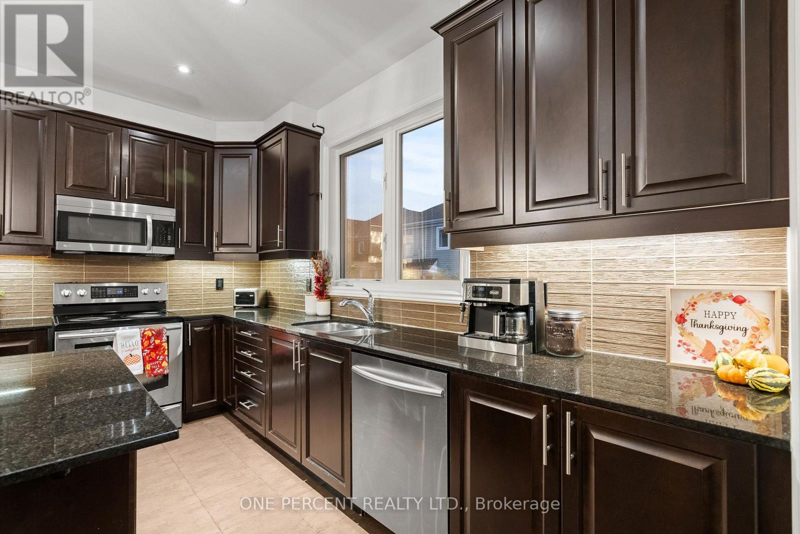 358 Meadowbreeze Drive, Ottawa, Ontario  K2M 0K3 - Photo 16 - X12439028
