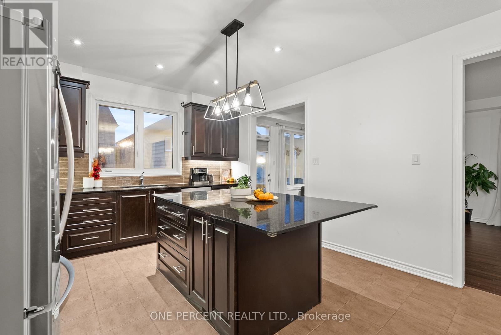 358 Meadowbreeze Drive, Ottawa, Ontario  K2M 0K3 - Photo 19 - X12439028