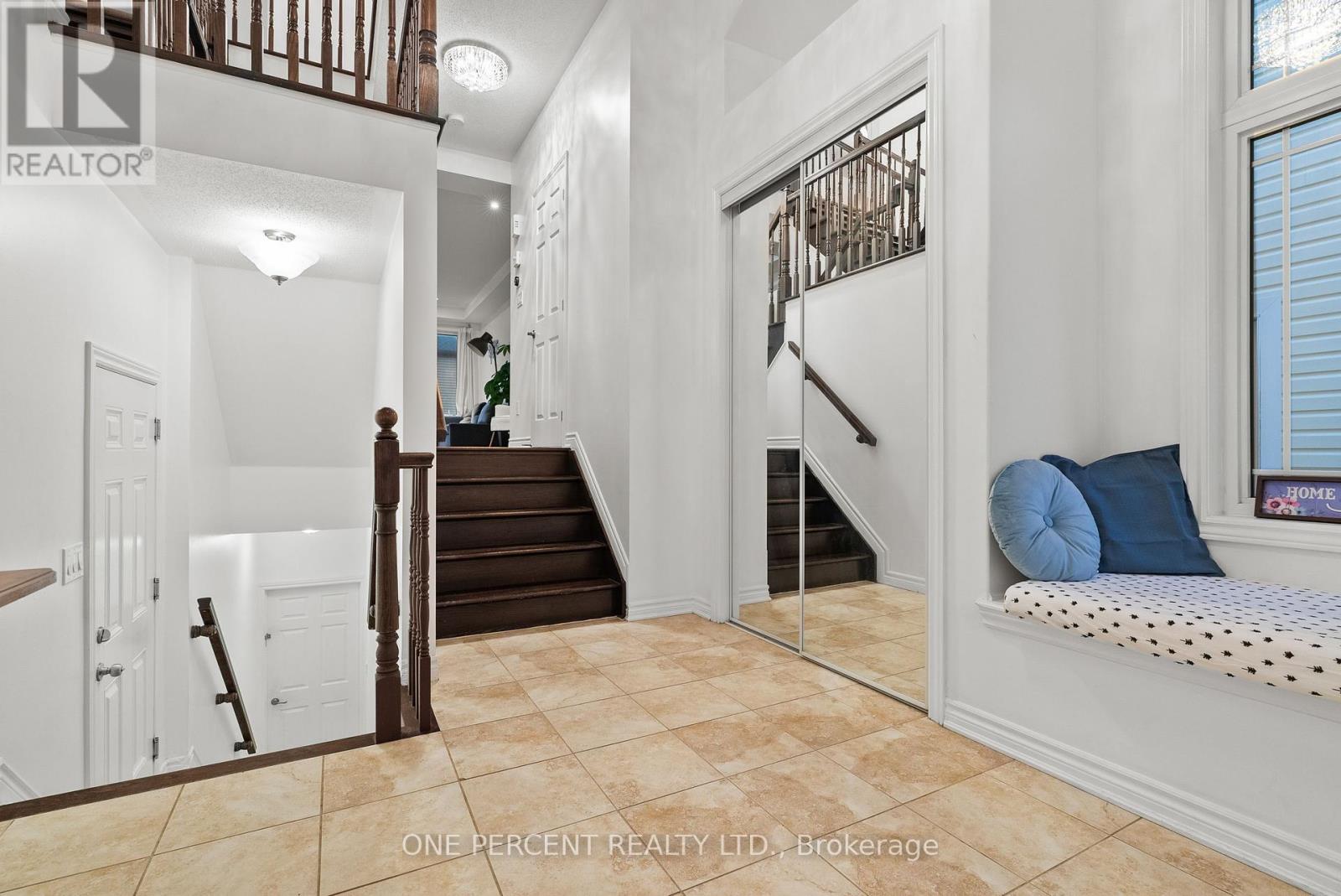 358 Meadowbreeze Drive, Ottawa, Ontario  K2M 0K3 - Photo 4 - X12439028