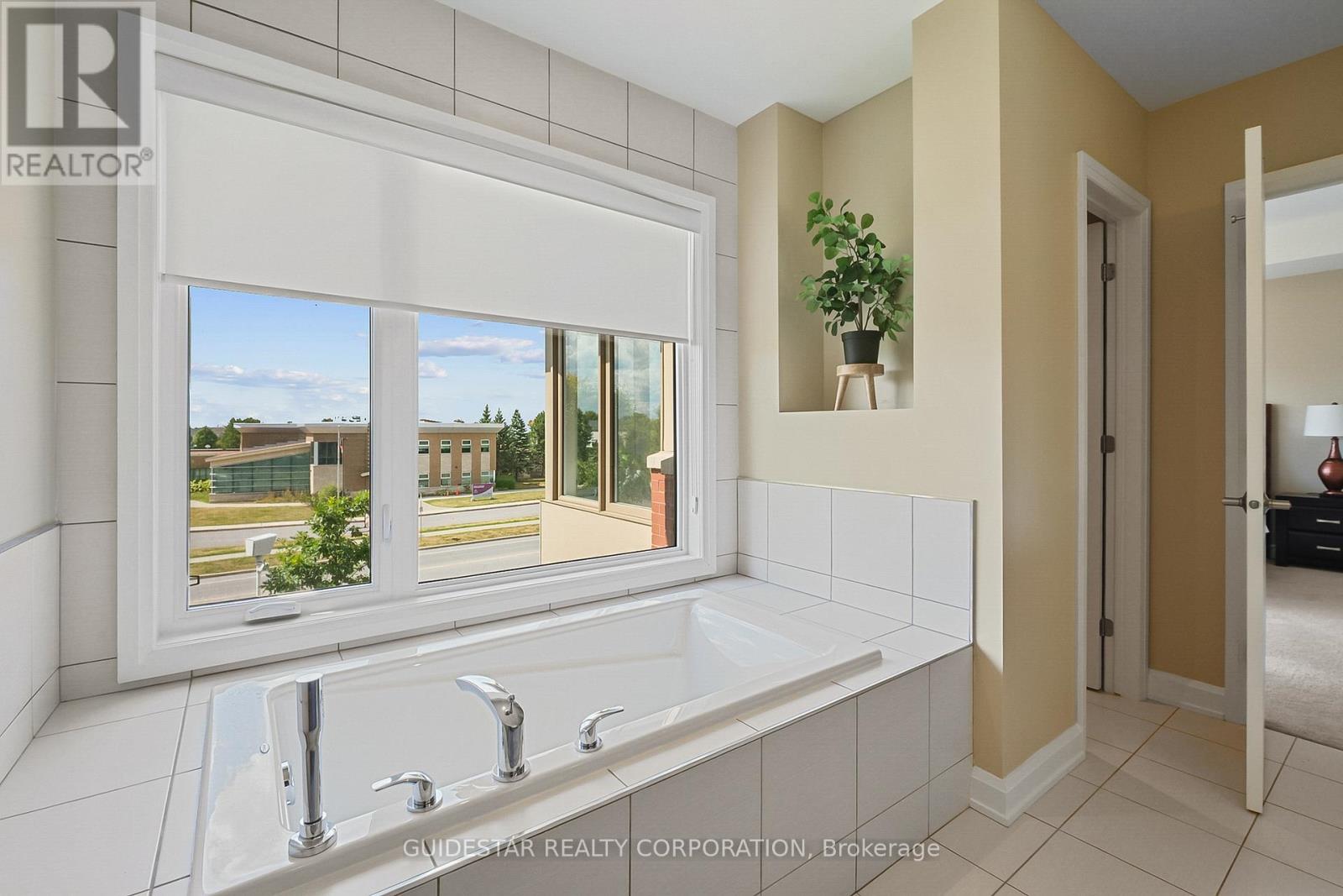 620 Bridleglen Crescent, Ottawa, Ontario  K2M 0H1 - Photo 18 - X12439032