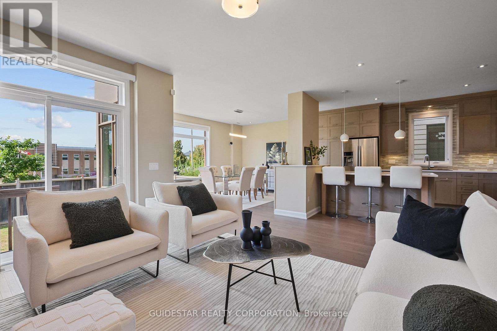 620 Bridleglen Crescent, Ottawa, Ontario  K2M 0H1 - Photo 4 - X12439032