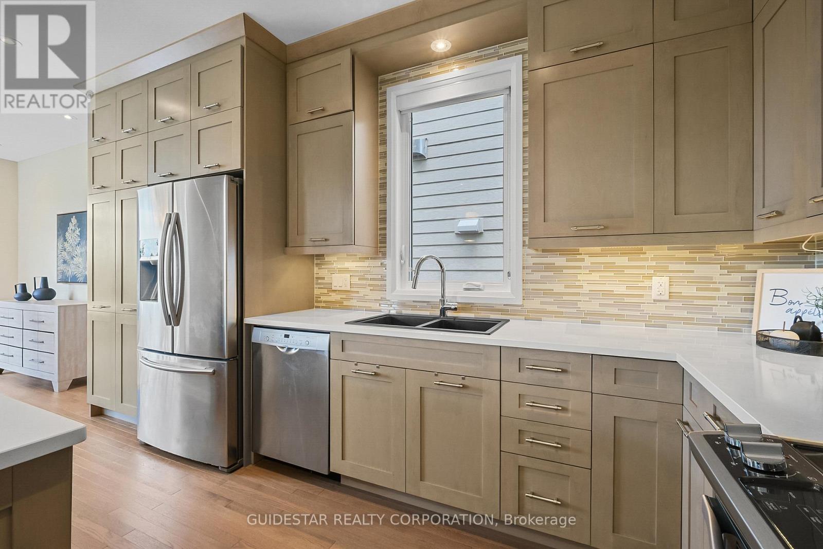 620 Bridleglen Crescent, Ottawa, Ontario  K2M 0H1 - Photo 9 - X12439032