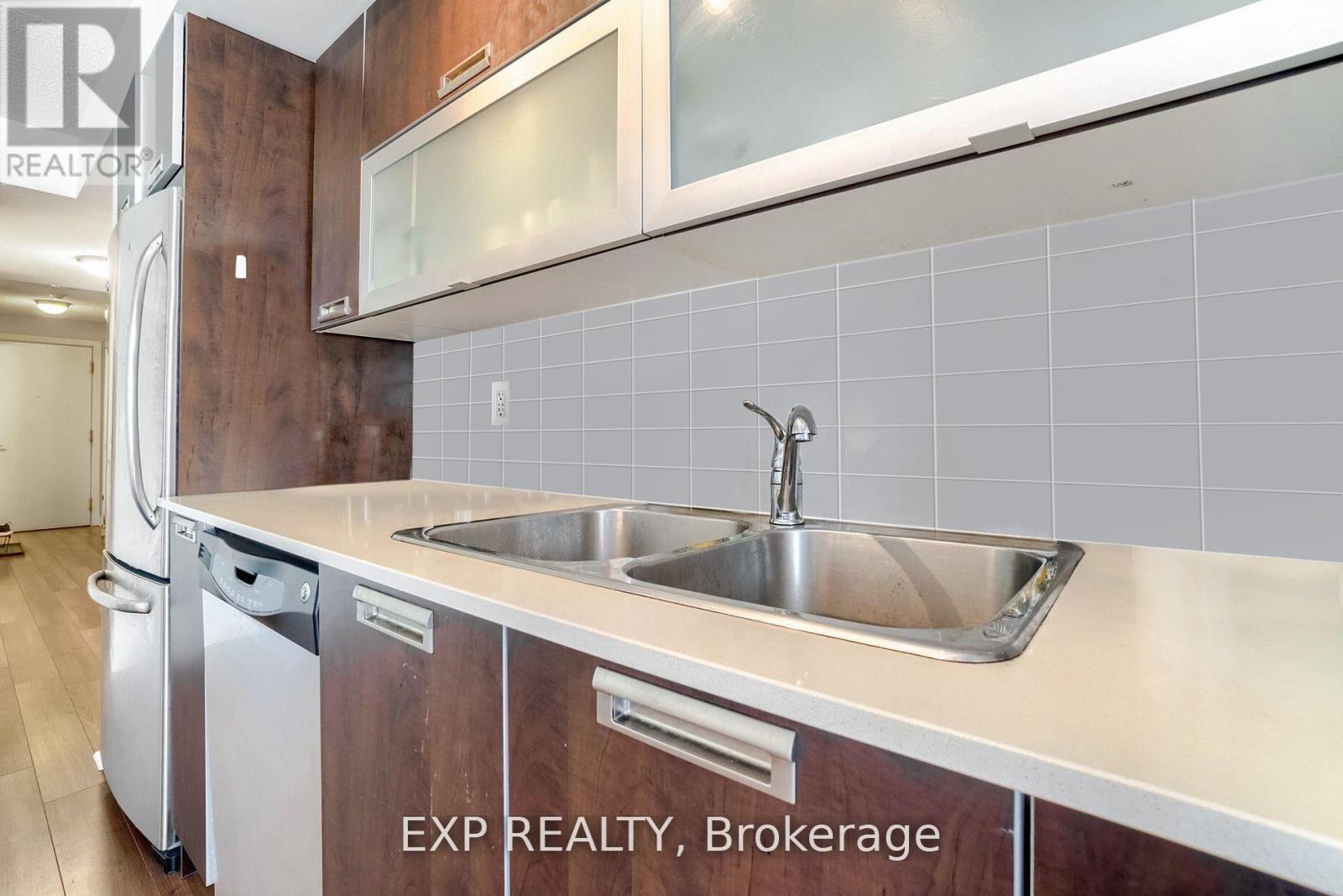 308 - 28 Ted Rogers Way, Toronto, Ontario  M4Y 2W7 - Photo 9 - C12439027