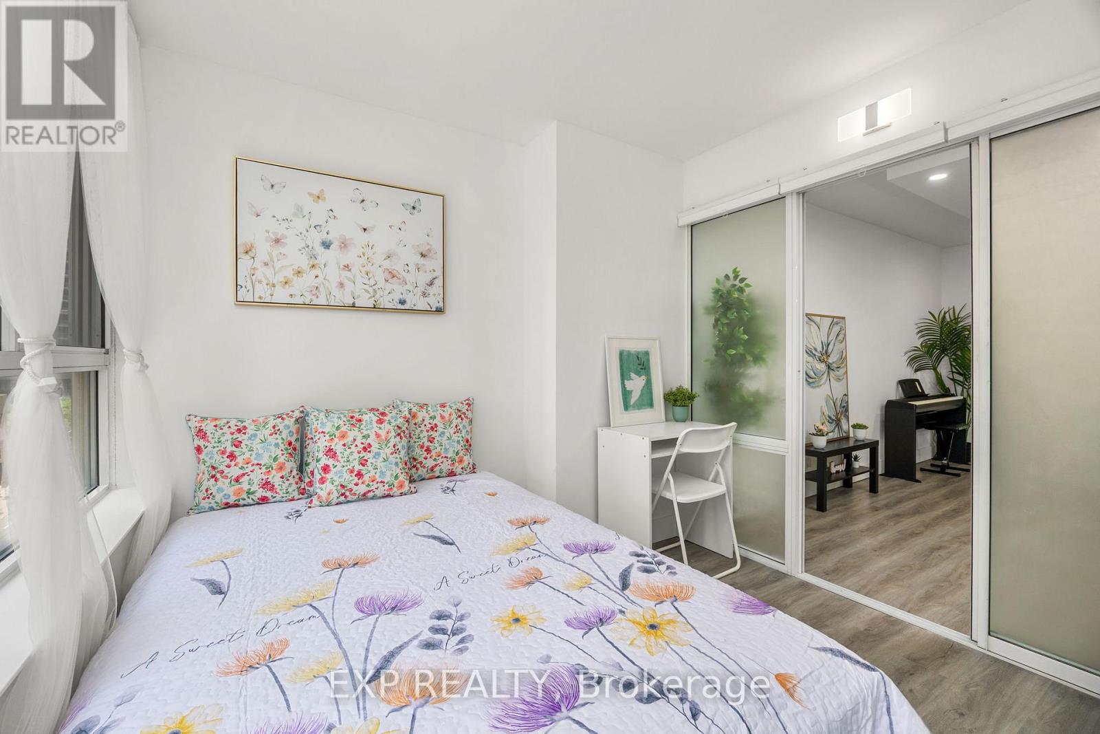 817 - 711 Bay Street, Toronto (Bay Street Corridor), Ontario  M5G 2J8 - Photo 16 - C12439029