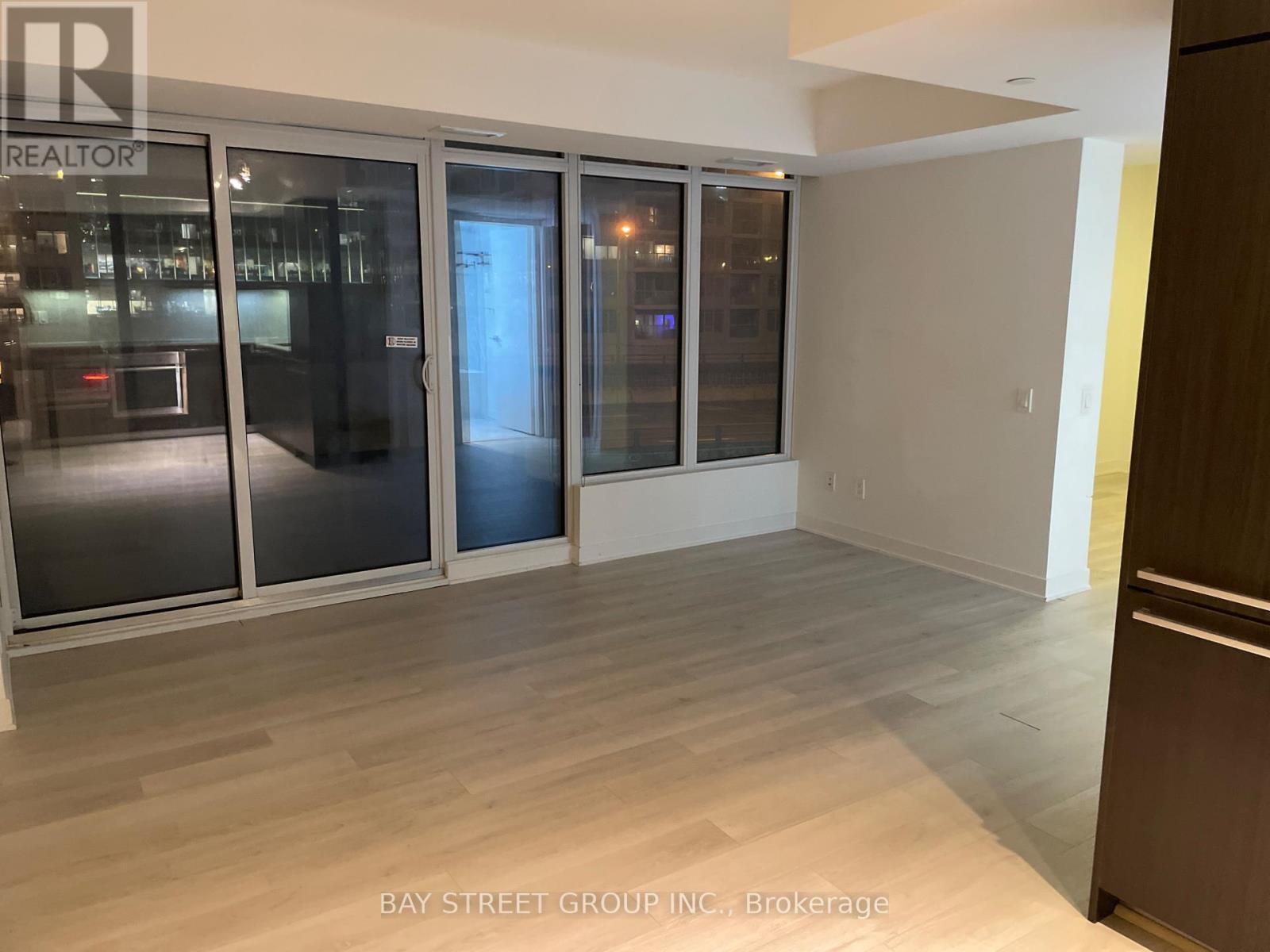 602 - 70 Queens Wharf Road, Toronto, Ontario  M5V 0J2 - Photo 4 - C12439031