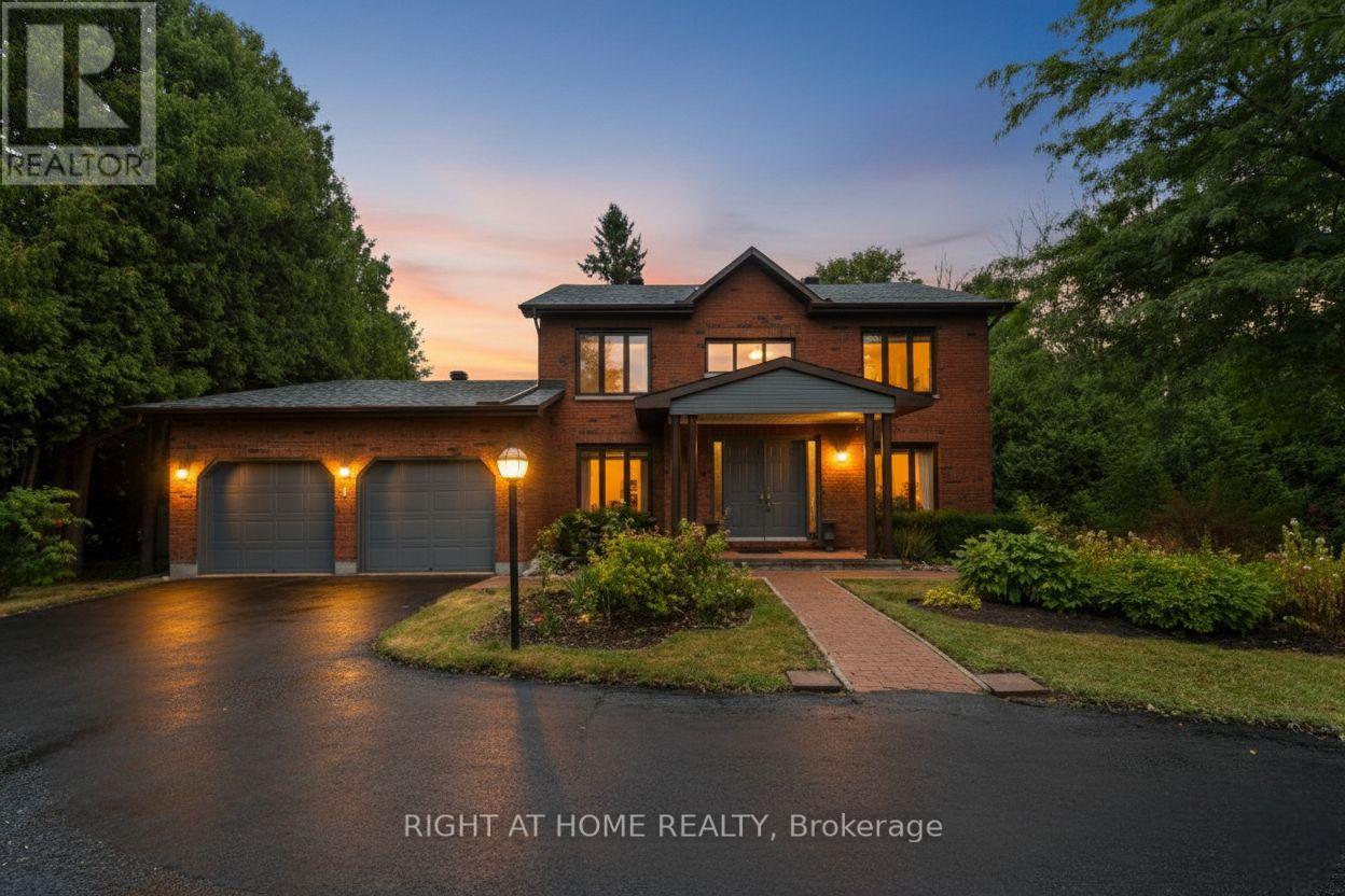 2 MUIRFIELD GARDENS, Ottawa, Ontario