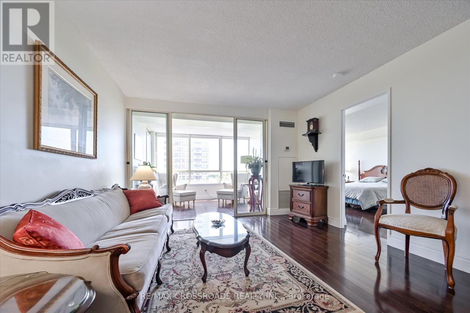 604 - 275 Bamburgh Circle, Toronto, Ontario  M1W 3X4 - Photo 8 - E12439035