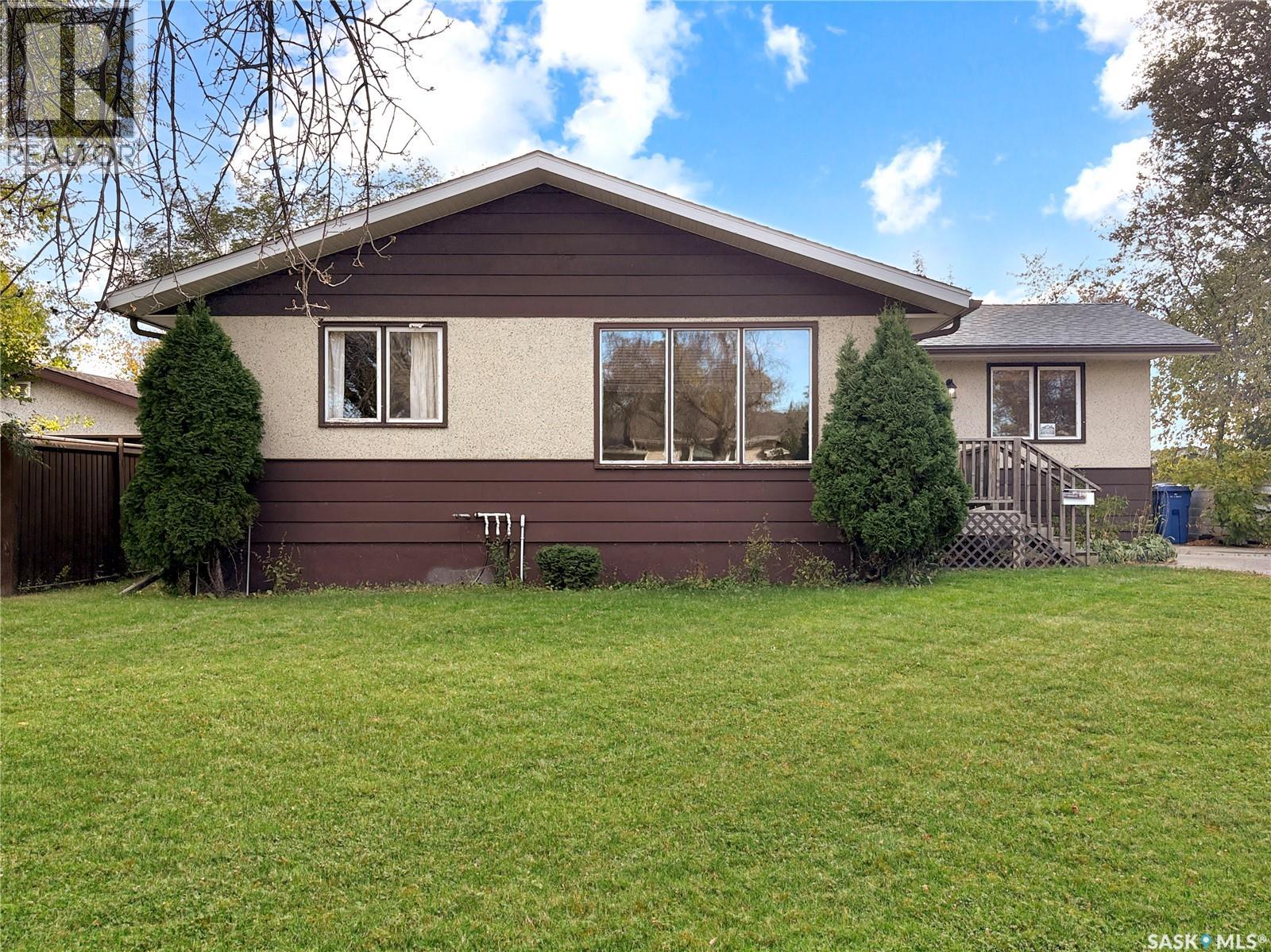 2118 102nd CRESCENT, North Battleford, Saskatchewan