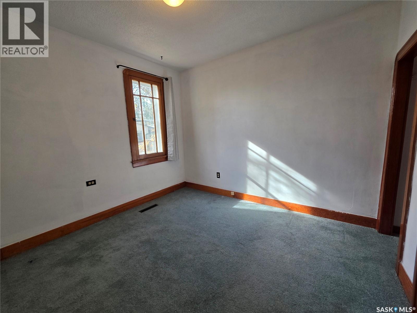 210 2nd Street S, Cabri, Saskatchewan  S0N 0J0 - Photo 16 - SK019865