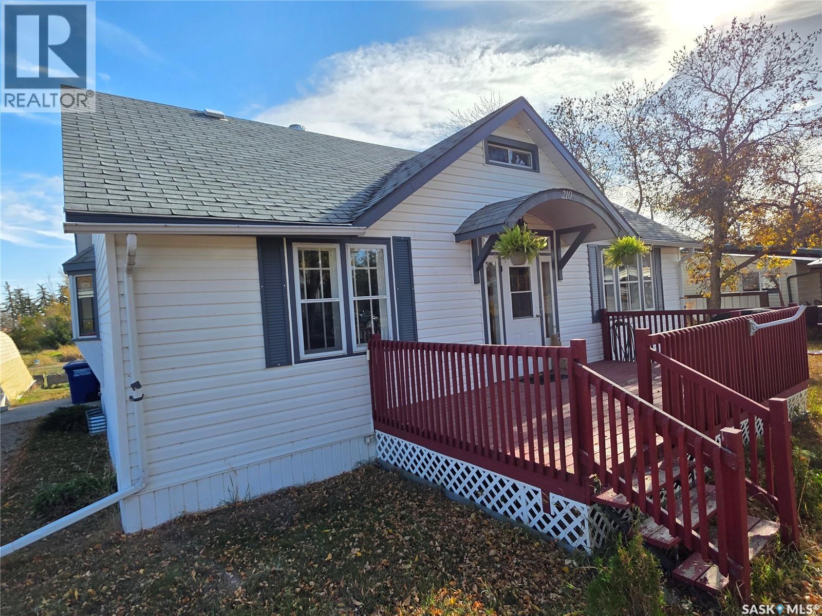 210 2nd Street S, Cabri, Saskatchewan  S0N 0J0 - Photo 46 - SK019865