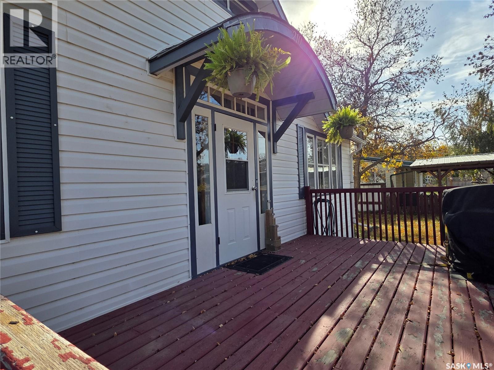 210 2nd Street S, Cabri, Saskatchewan  S0N 0J0 - Photo 47 - SK019865