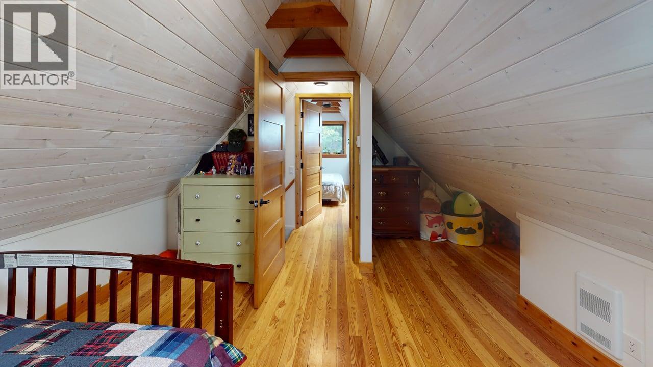 2190 Butte Street, Rossland, British Columbia  V0G 1Y0 - Photo 32 - 10364357