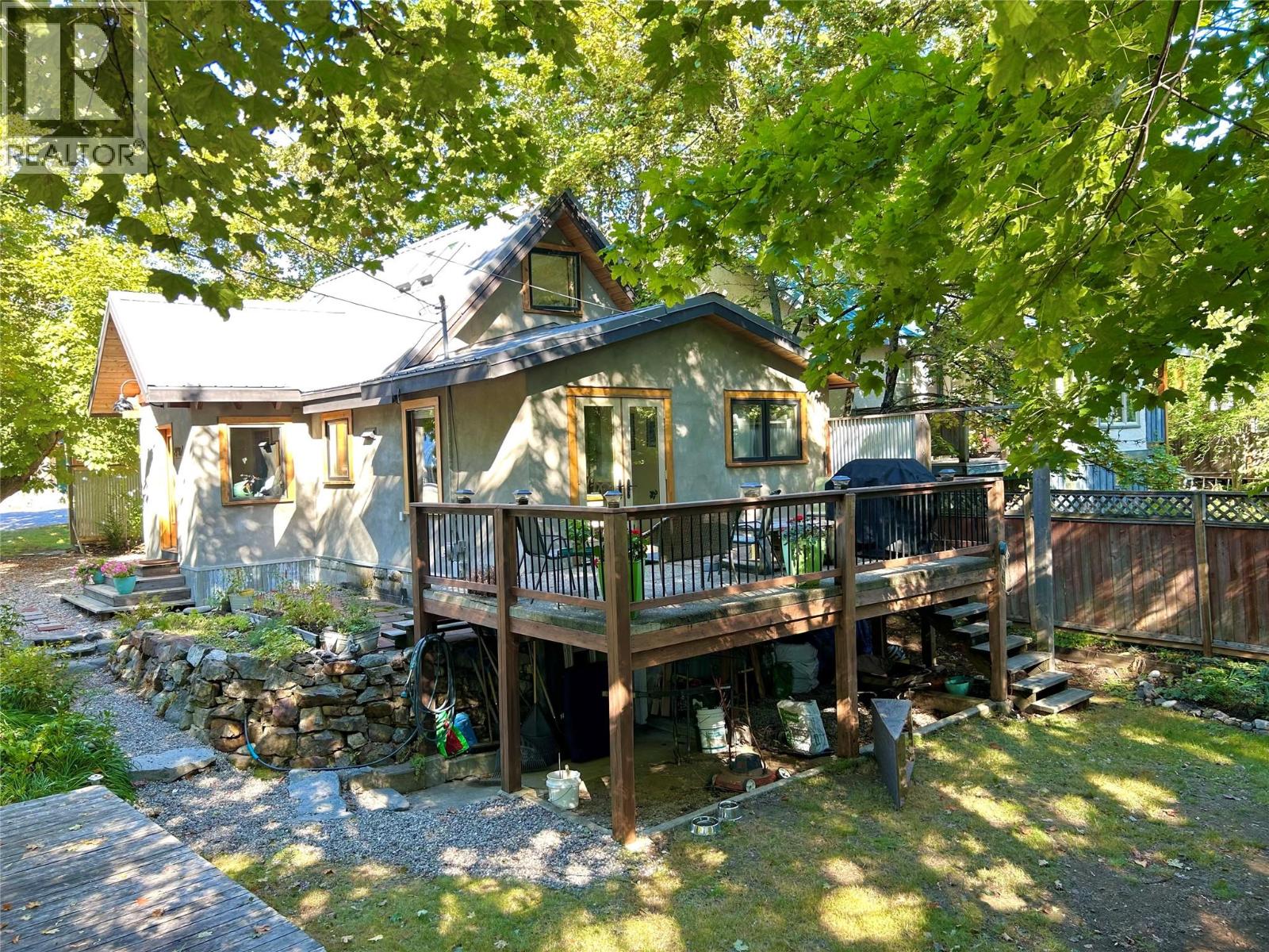 2190 Butte Street, Rossland, British Columbia  V0G 1Y0 - Photo 5 - 10364357