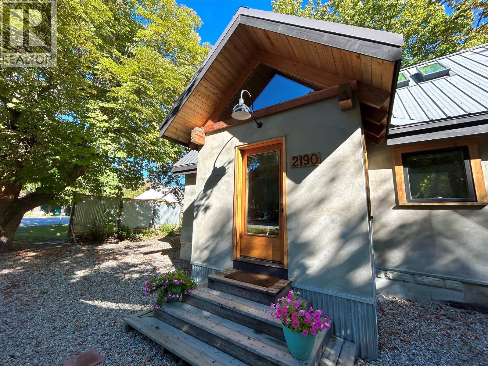 2190 Butte Street, Rossland, British Columbia  V0G 1Y0 - Photo 7 - 10364357