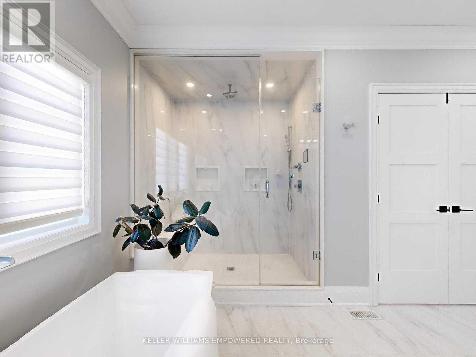 266 Touch Gold Crescent, Aurora, Ontario  L4G 3X5 - Photo 36 - N12439047