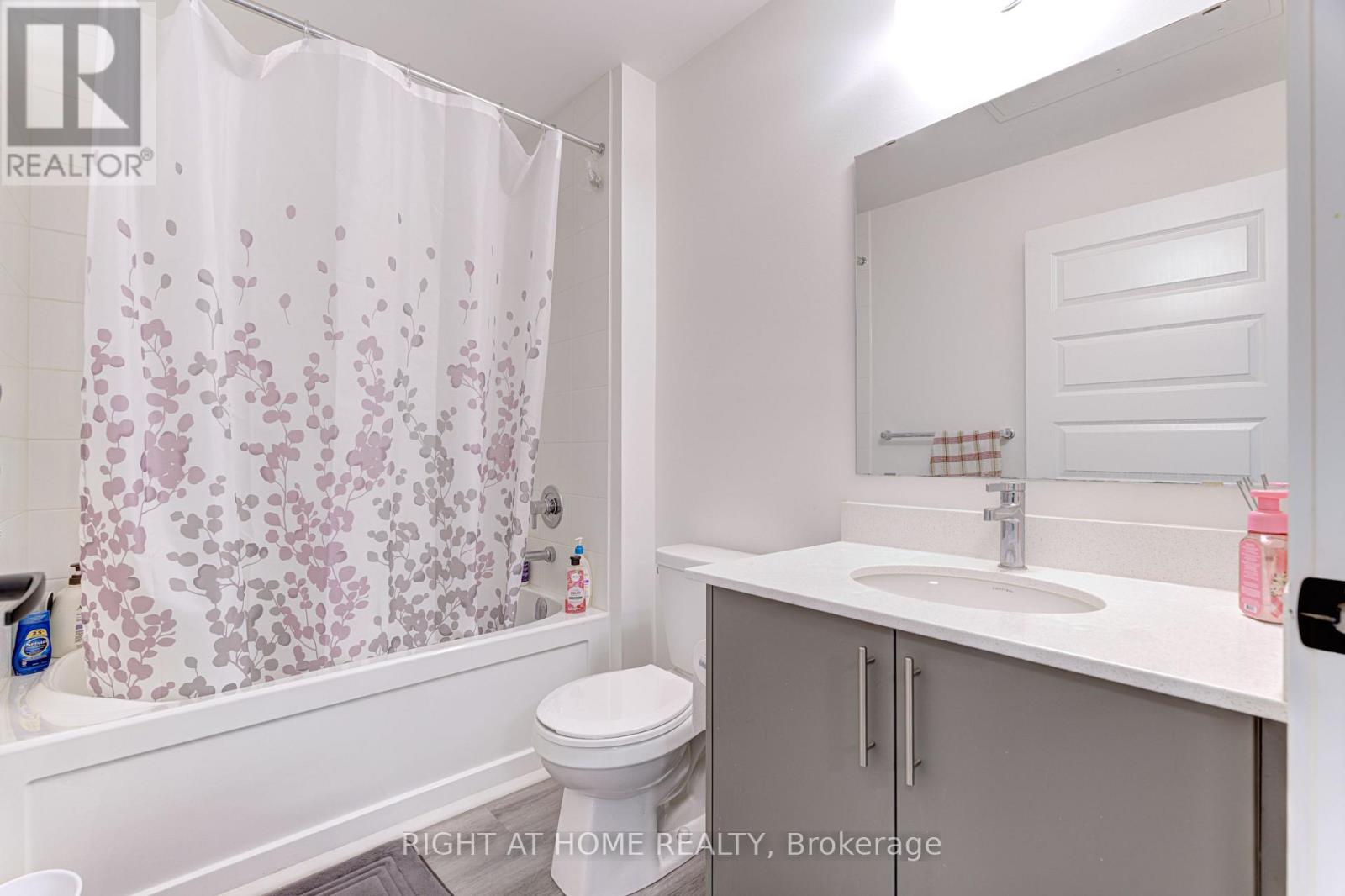 304 - 1201 Lackner Place, Kitchener, Ontario  N2A 4G3 - Photo 4 - X12432294