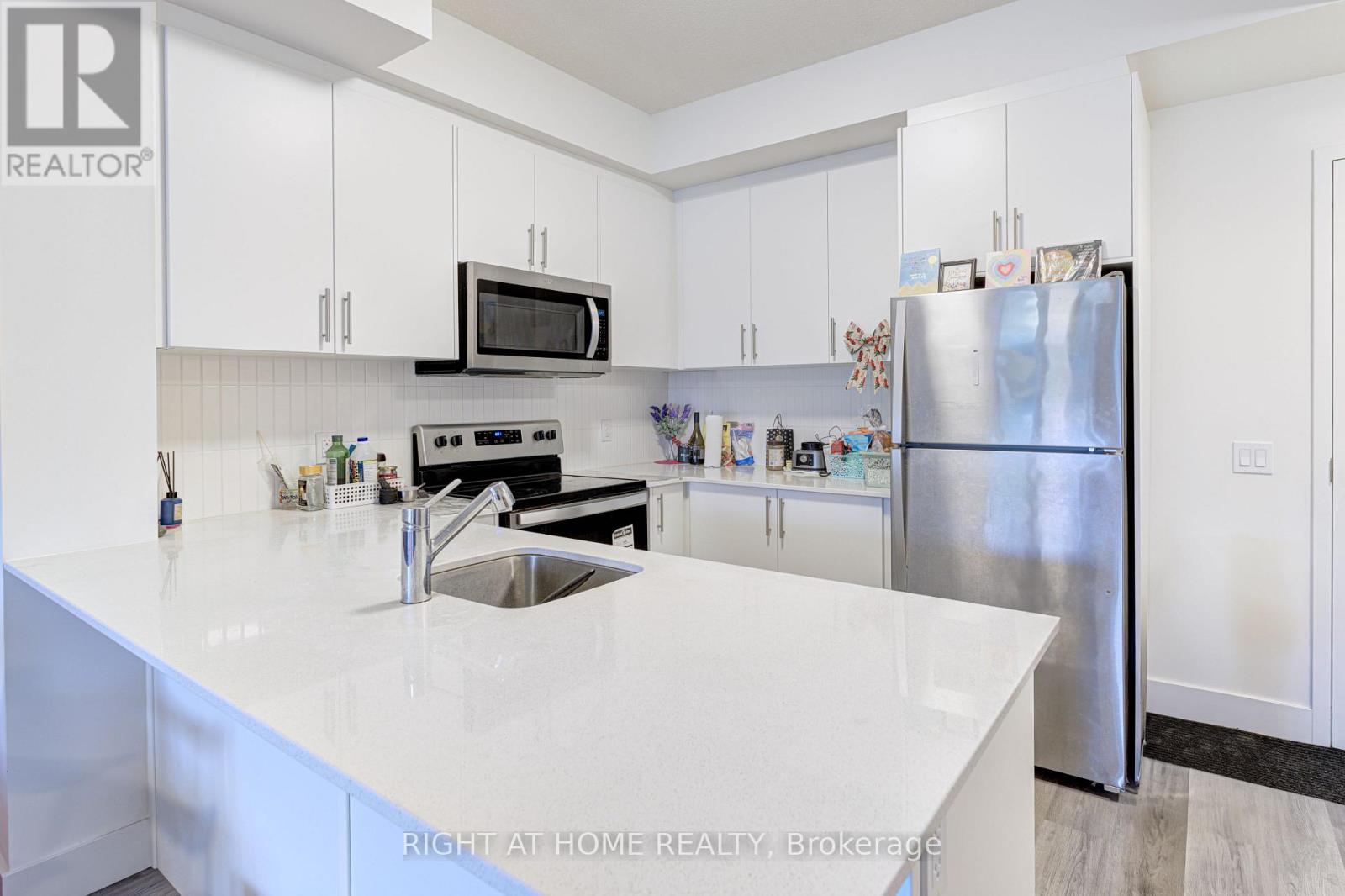 304 - 1201 Lackner Place, Kitchener, Ontario  N2A 4G3 - Photo 5 - X12432294