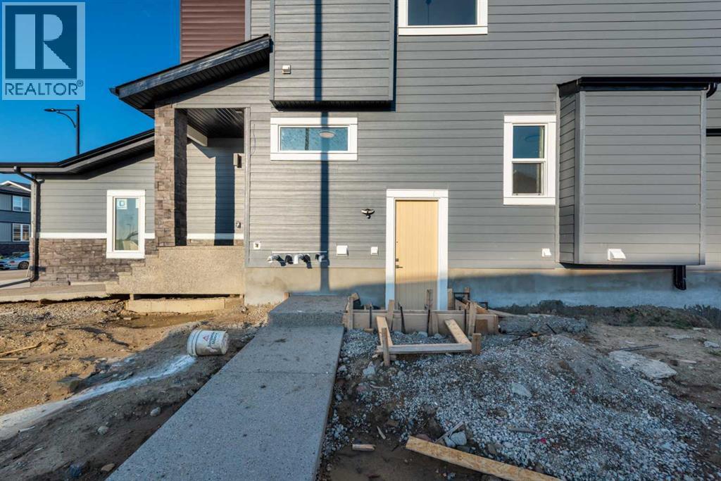 289 Waterford Heath, Chestermere, Alberta  T1X 2Z6 - Photo 3 - A2244679