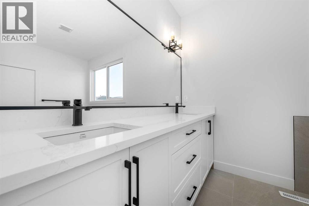289 Waterford Heath, Chestermere, Alberta  T1X 2Z6 - Photo 33 - A2244679