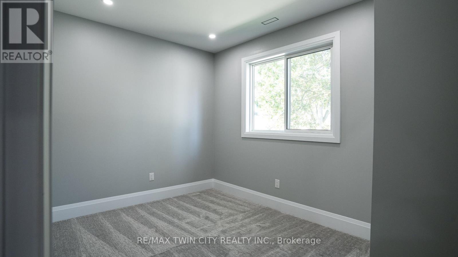 309 Nelson Street, Brantford, Ontario  N3S 4E2 - Photo 11 - X12439033