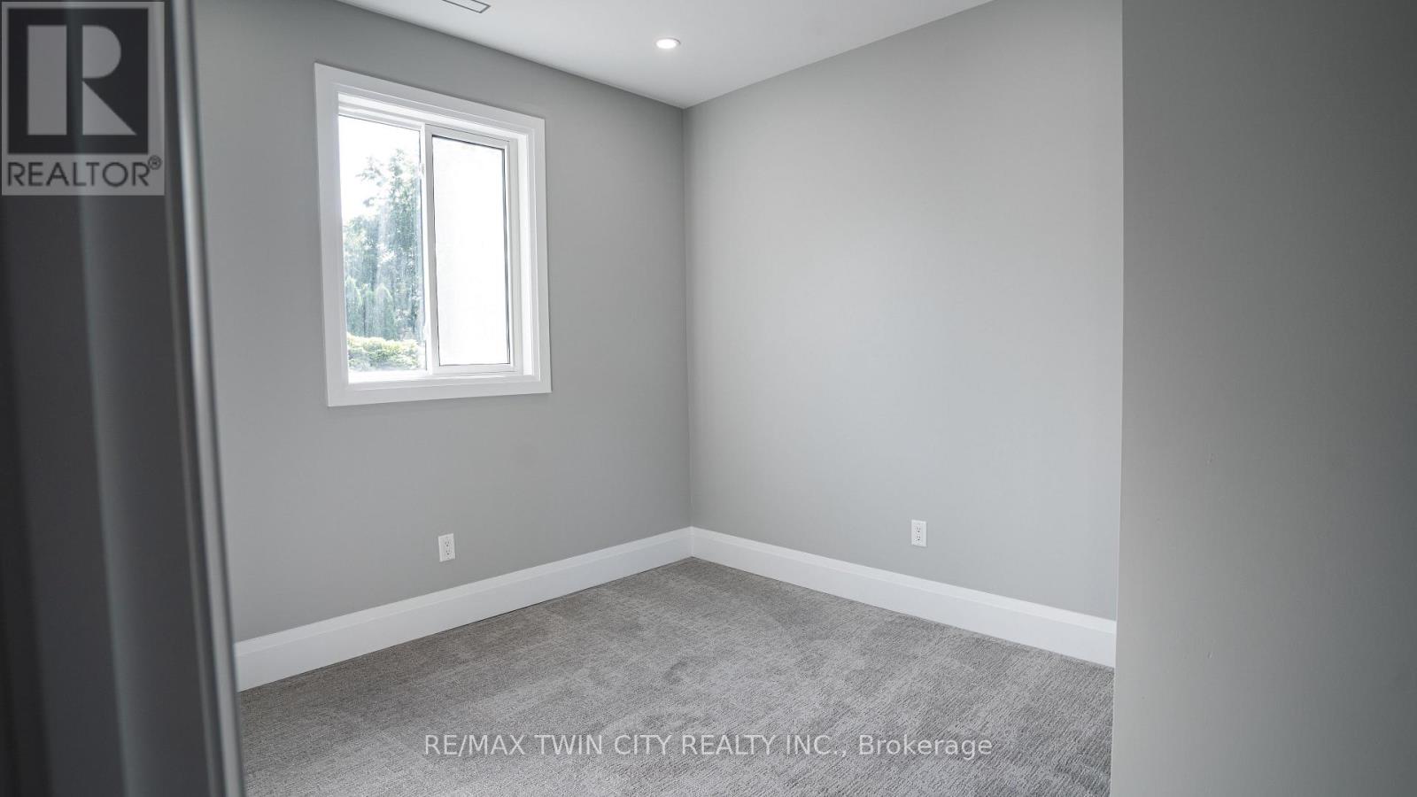 309 Nelson Street, Brantford, Ontario  N3S 4E2 - Photo 12 - X12439033