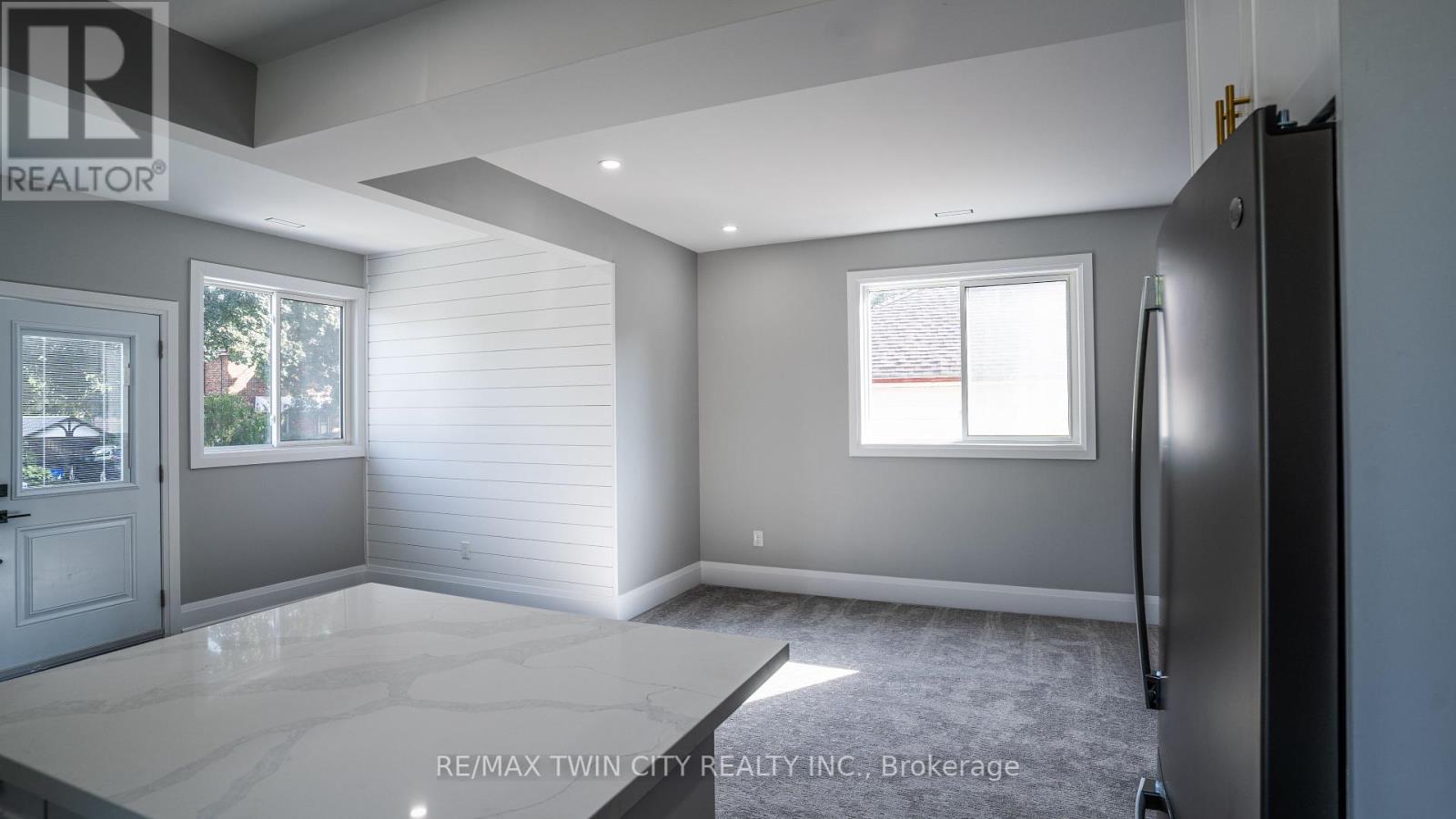 309 Nelson Street, Brantford, Ontario  N3S 4E2 - Photo 7 - X12439033