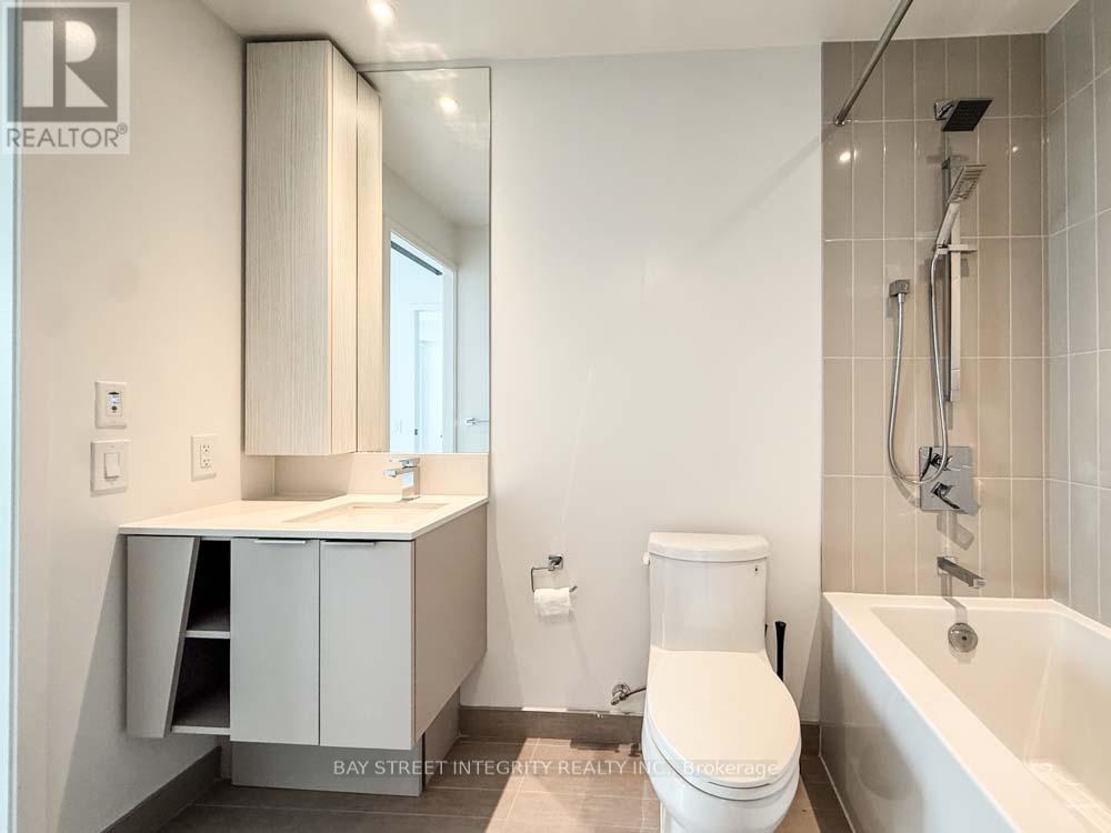 3706 - 3900 Confederation Parkway, Mississauga, Ontario  L5B 0M3 - Photo 5 - W12421548