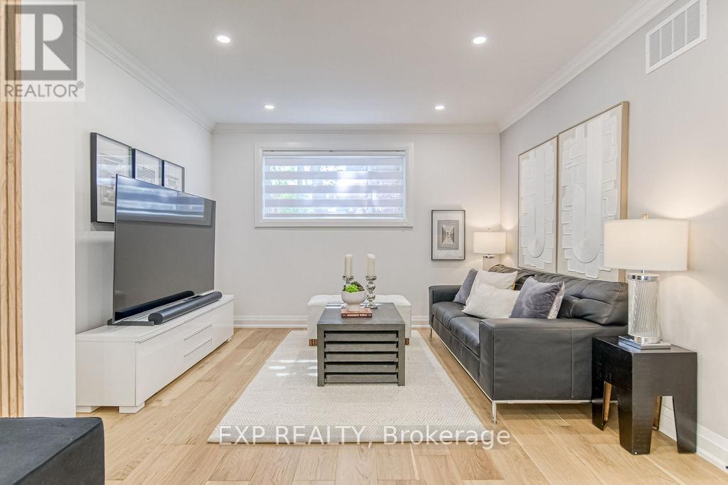 11 Lillian Avenue, Markham, Ontario  L3T 4N7 - Photo 17 - N12439061