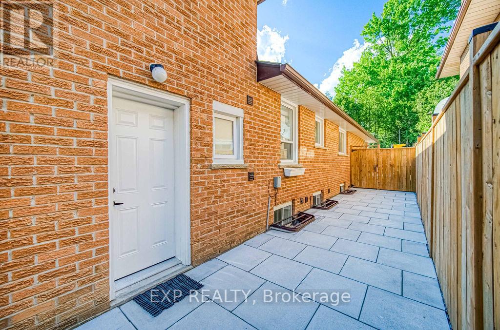 11 Lillian Avenue, Markham, Ontario  L3T 4N7 - Photo 28 - N12439061