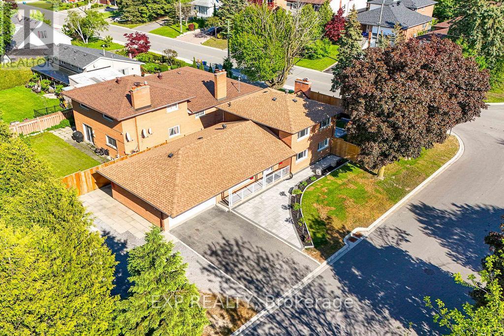 11 Lillian Avenue, Markham, Ontario  L3T 4N7 - Photo 49 - N12439061