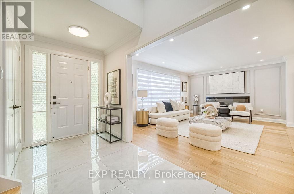 11 Lillian Avenue, Markham, Ontario  L3T 4N7 - Photo 5 - N12439061