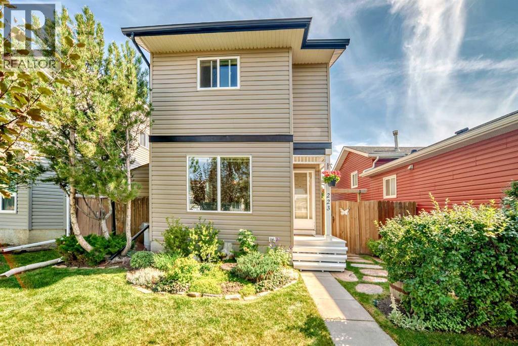223 Martindale Boulevard Ne, Calgary, Alberta  T3J 3B8 - Photo 1 - A2252506