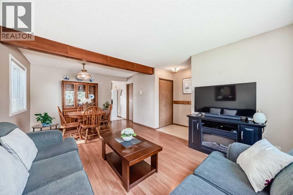 223 Martindale Boulevard Ne, Calgary, Alberta  T3J 3B8 - Photo 4 - A2252506