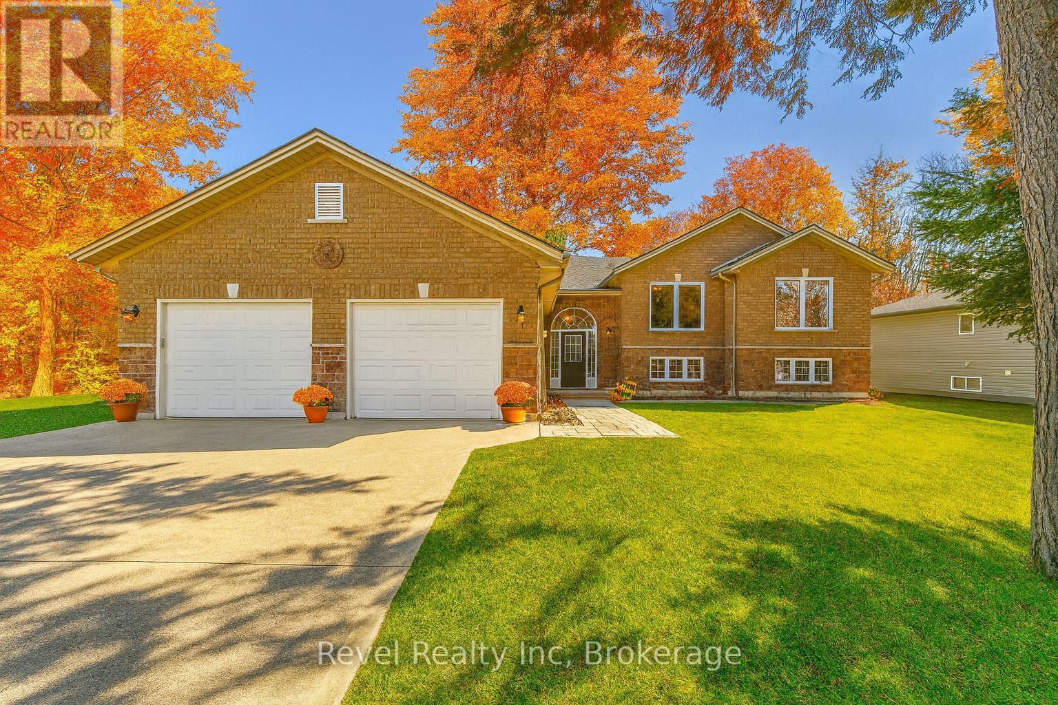 89 Trout Lane, Tiny, Ontario  L9M 0J1 - Photo 1 - S12438120