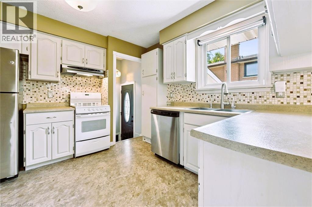 55 Cherry Hill Drive, Kitchener, Ontario  N2E 1N5 - Photo 5 - 40768800