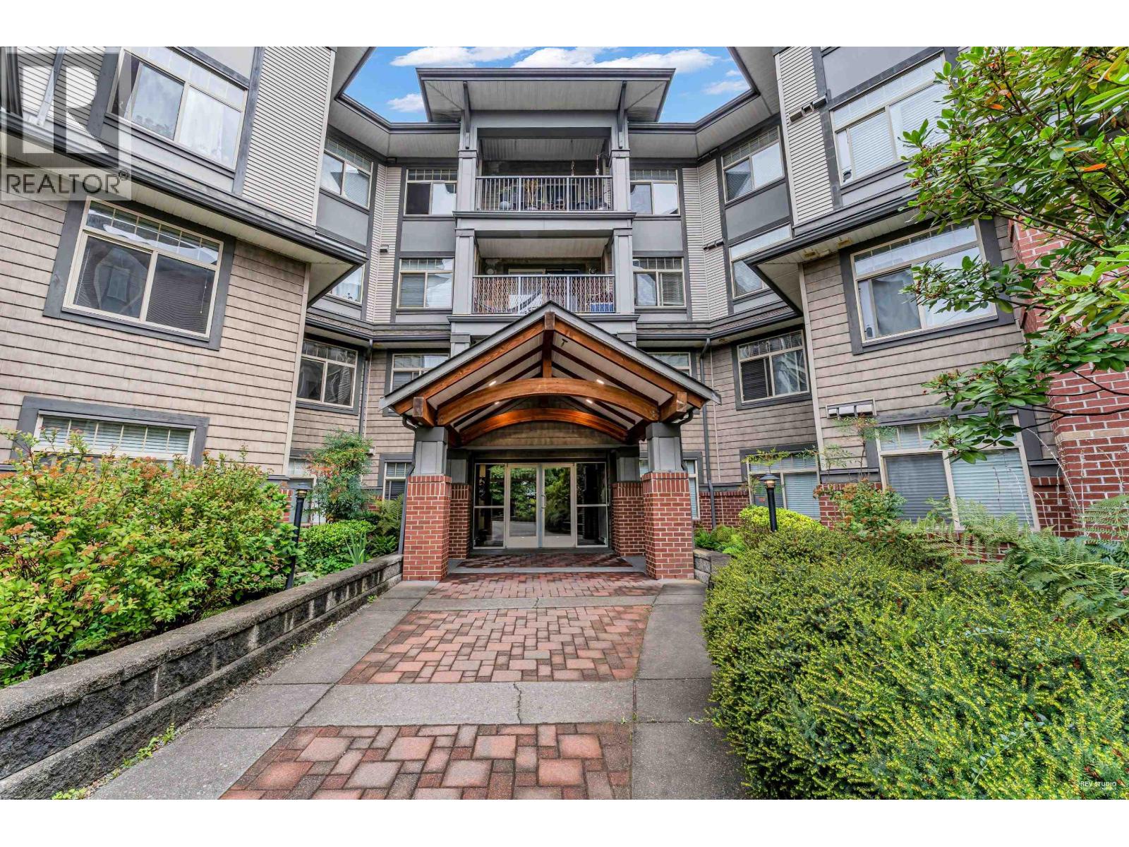 214 12020 207a Street, Maple Ridge, British Columbia  V2X 8V2 - Photo 1 - R3054049