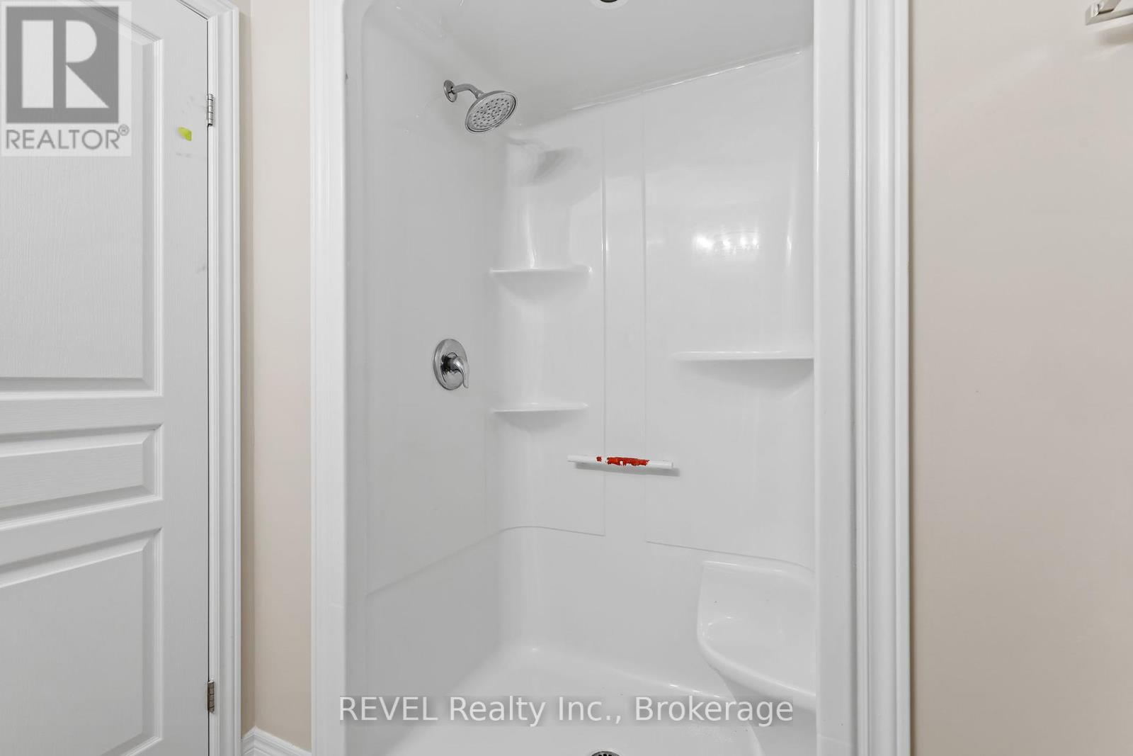 124 Roselawn Crescent, Welland (Coyle Creek), Ontario  L3C 0B7 - Photo 16 - X12439078