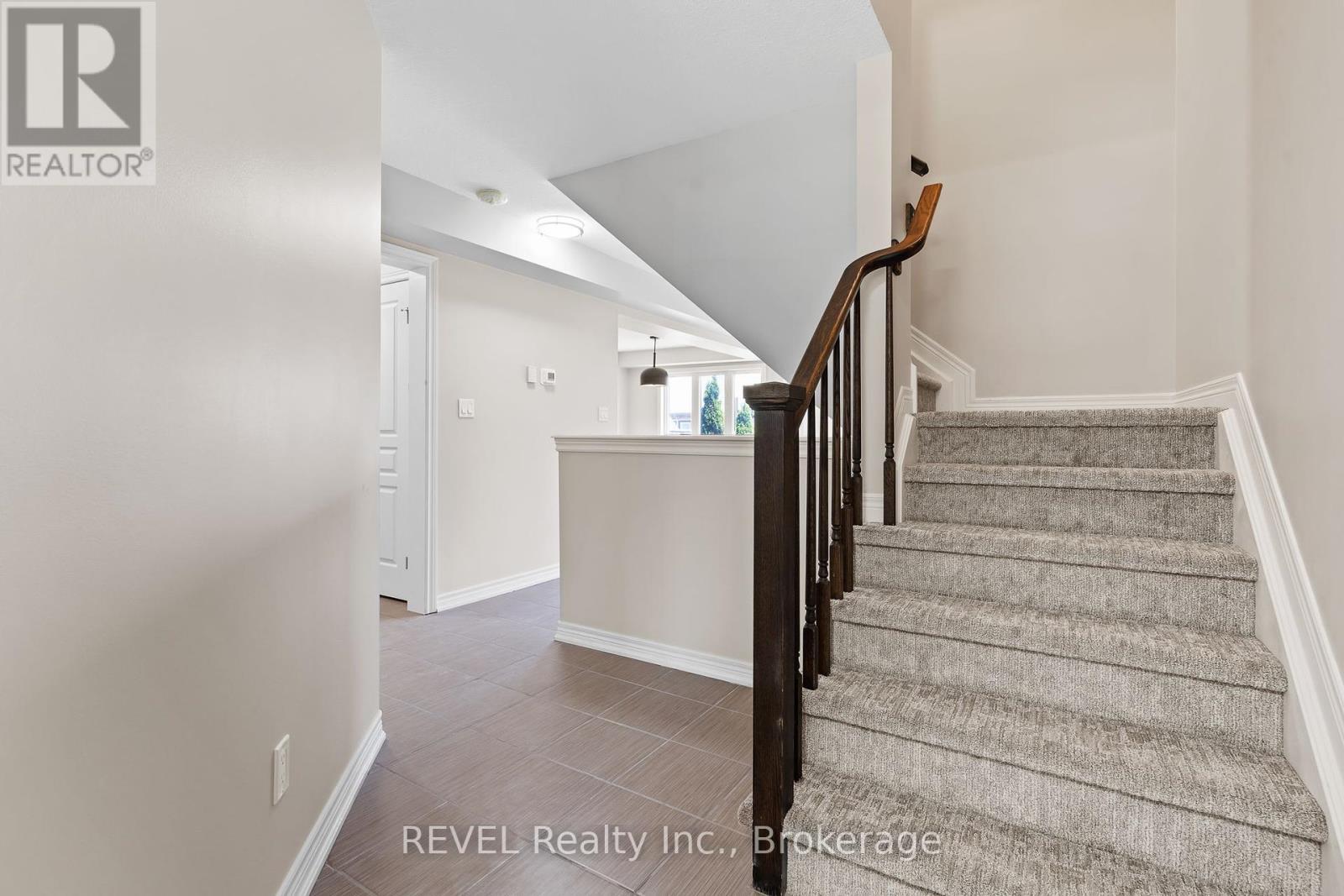 124 Roselawn Crescent, Welland (Coyle Creek), Ontario  L3C 0B7 - Photo 5 - X12439078
