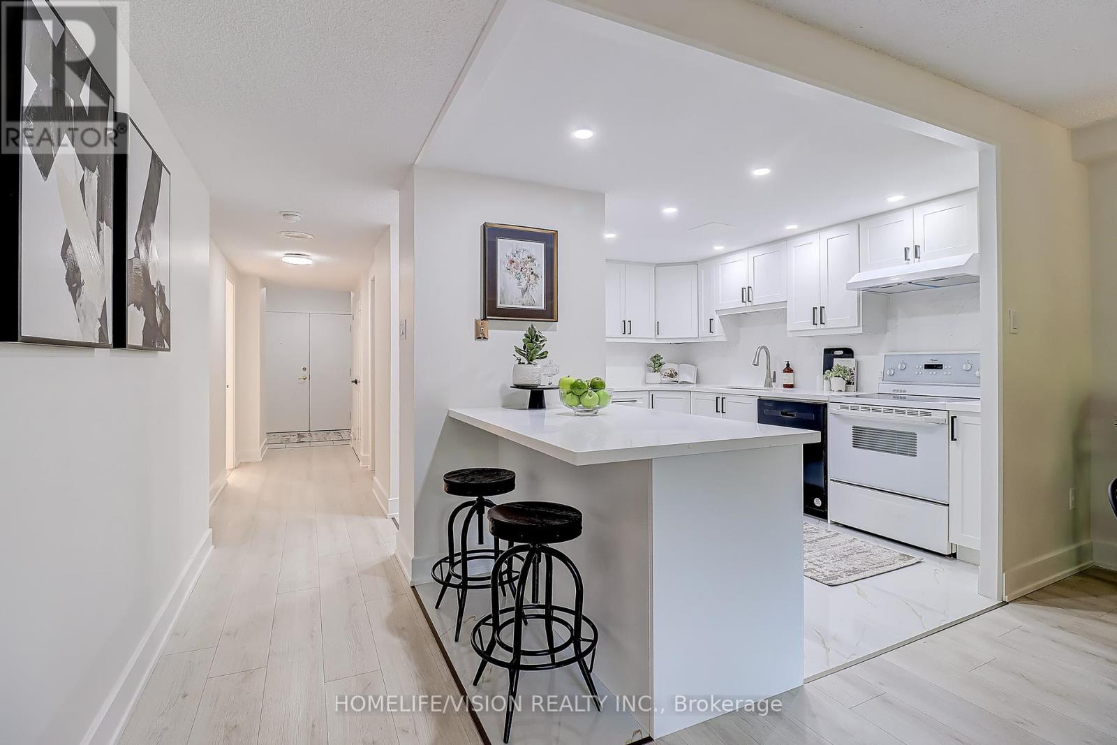 207 - 131 Beecroft Road, Toronto (Lansing-Westgate), Ontario  M2N 6G9 - Photo 1 - C12439080