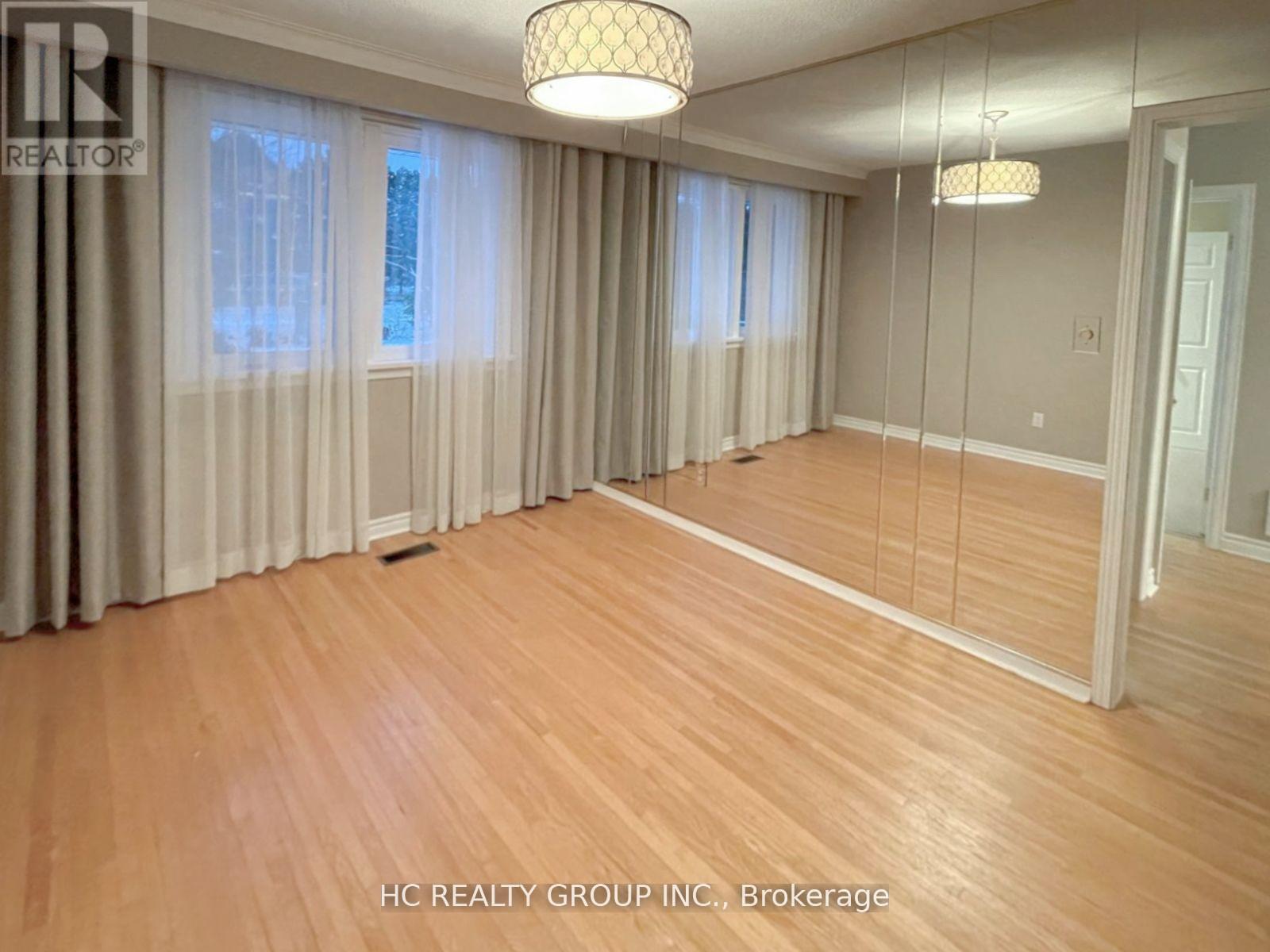 Upper - 53 Treverton Drive, Toronto, Ontario  M1K 3S5 - Photo 14 - E12439076