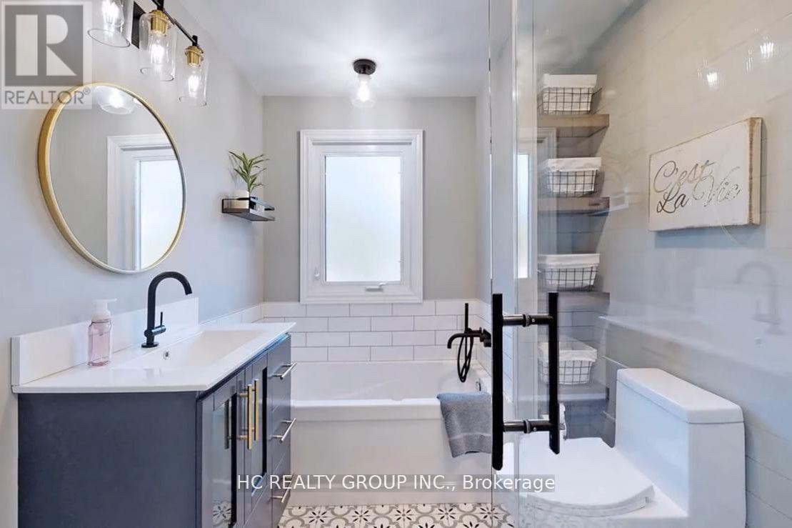 Upper - 53 Treverton Drive, Toronto, Ontario  M1K 3S5 - Photo 15 - E12439076