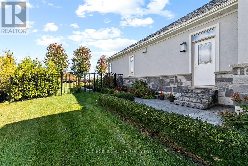 327 Sunnybrae Avenue, Innisfil, Ontario  L9S 0K9 - Photo 10 - N12439069