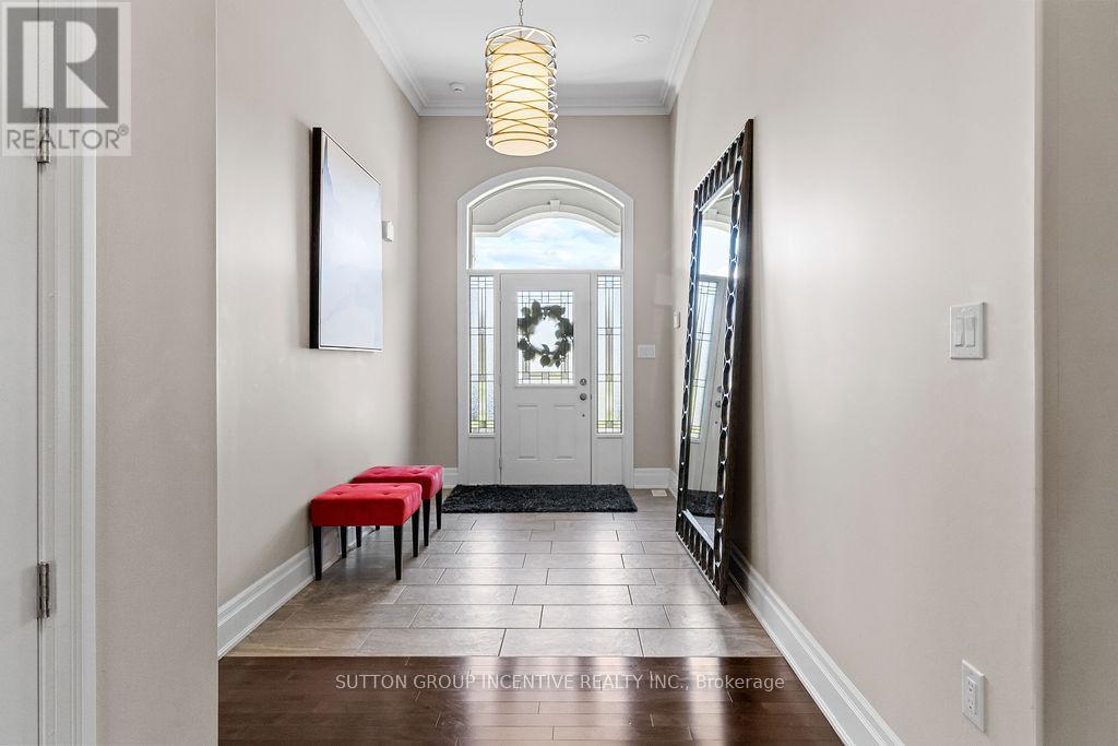 327 Sunnybrae Avenue, Innisfil, Ontario  L9S 0K9 - Photo 12 - N12439069