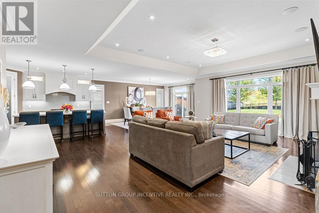 327 Sunnybrae Avenue, Innisfil, Ontario  L9S 0K9 - Photo 13 - N12439069