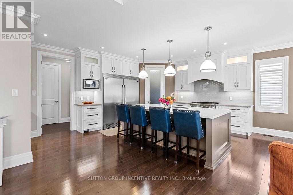 327 Sunnybrae Avenue, Innisfil, Ontario  L9S 0K9 - Photo 17 - N12439069