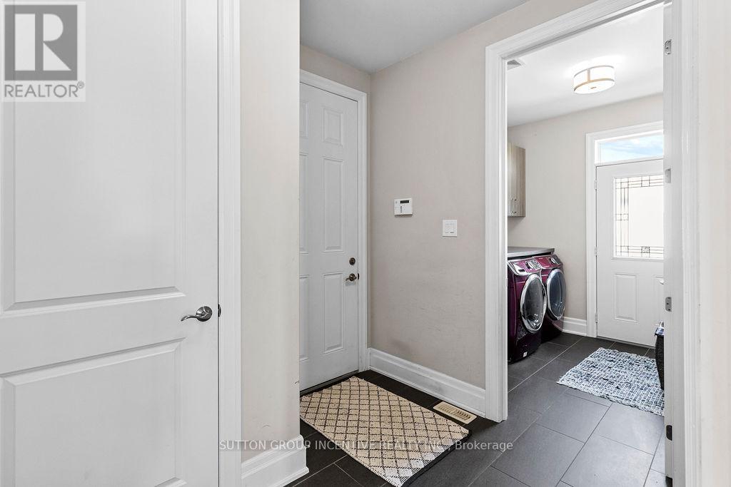 327 Sunnybrae Avenue, Innisfil, Ontario  L9S 0K9 - Photo 23 - N12439069