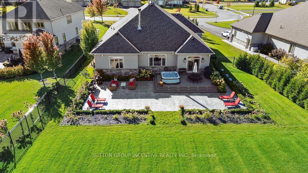 327 Sunnybrae Avenue, Innisfil, Ontario  L9S 0K9 - Photo 5 - N12439069